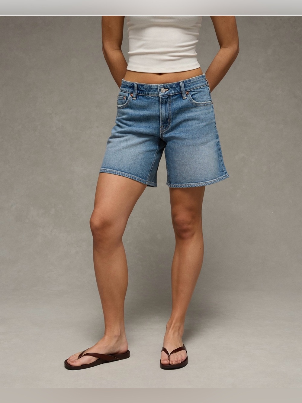 Women’s American Eagle Low Rise Baggy Shorts Size 4